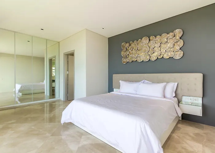 The Double View Mansions Bali Canggu (Bali)